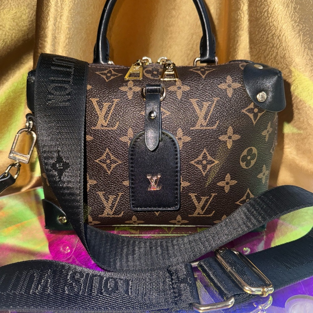 Last Chance 🔥Monogram Satchel